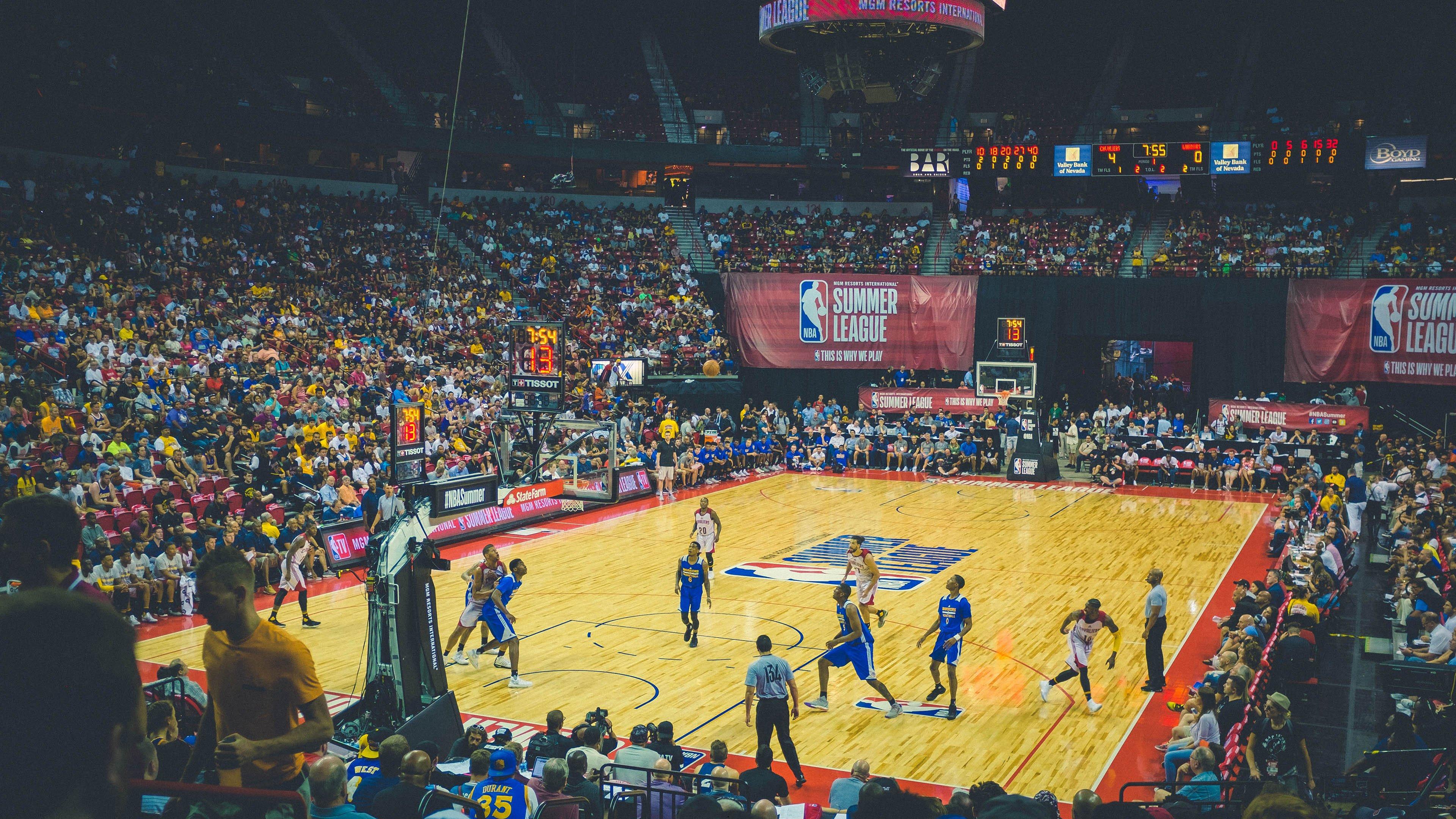 赛场更换时间调整引热议 赛事运营方详解区域赛首阶段安排