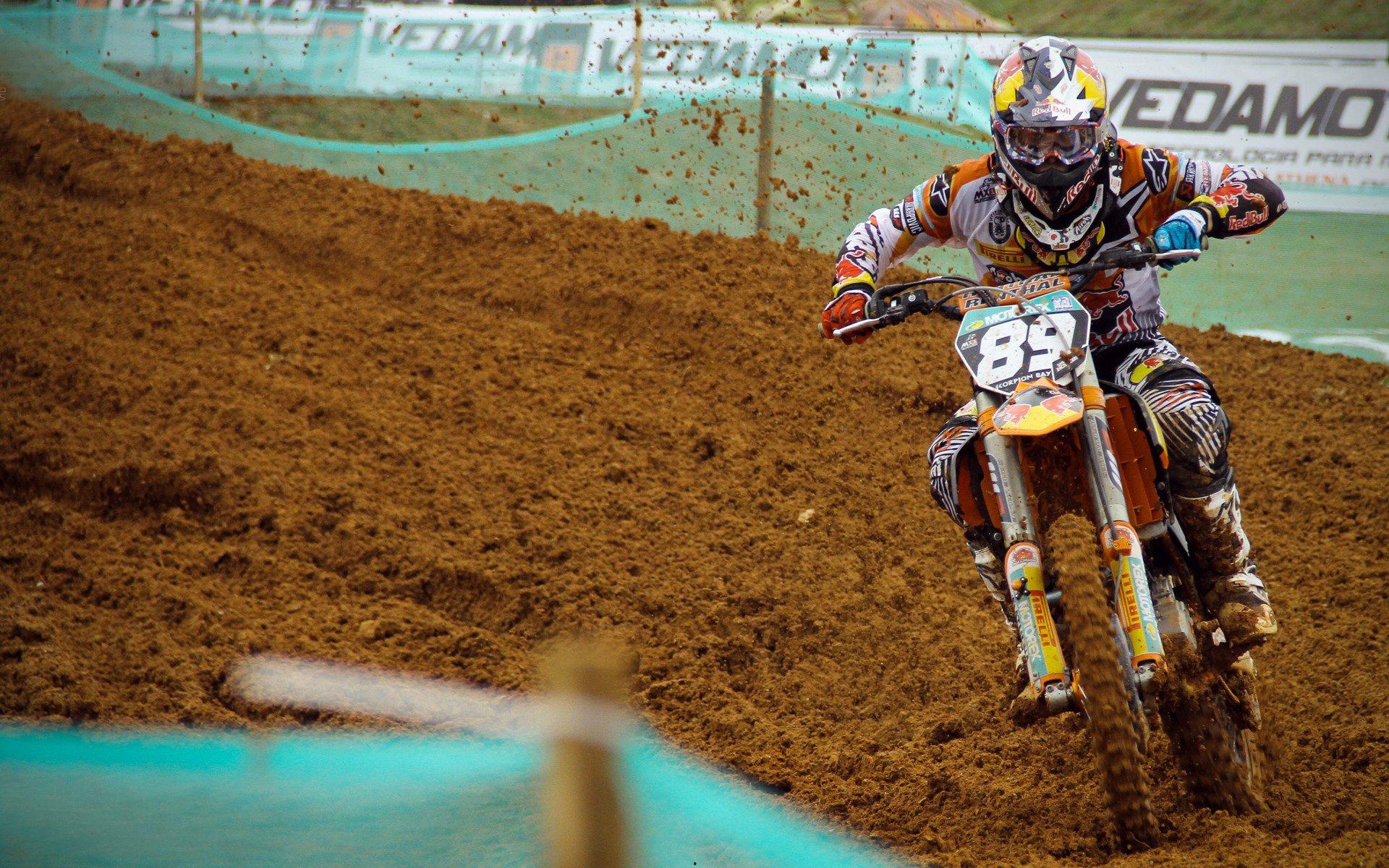 巴黎公布女足欧冠资格赛大名单，李梦雯杨莉娜入选，中国双星闪耀欧洲赛场